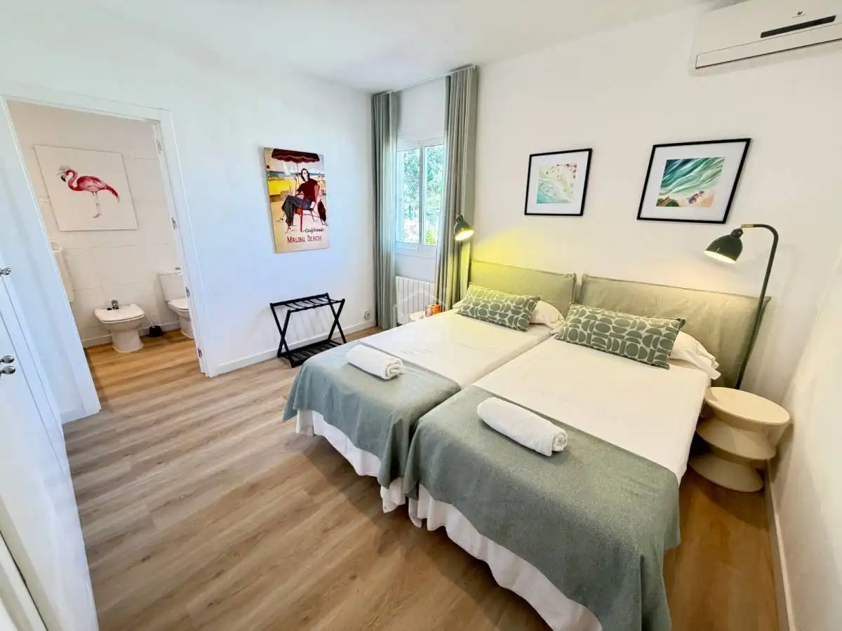 Habitación de Casa o chalet en venta en Sant Lluís con Calefacción, Jardín privado y Terraza