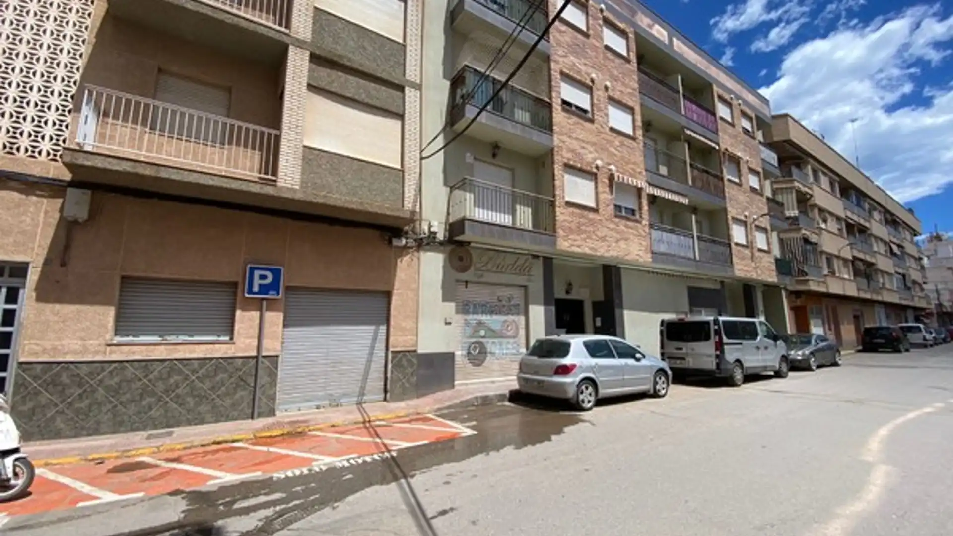 Vista exterior de Local en venta en Águilas