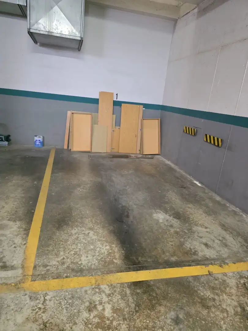 Parking de Piso de alquiler en Sabadell con Calefacción, Parquet y Amueblado