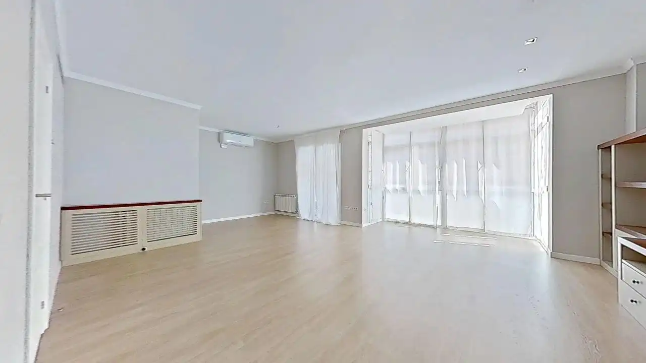 Sala de estar de Piso en venta en Barcelona con Aire acondicionado, Calefacción y Amueblado