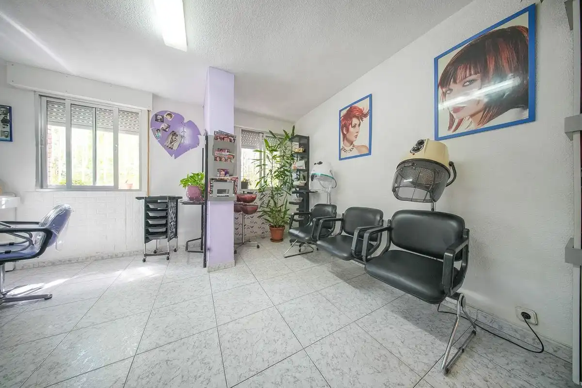 Ground floor for sale in Madrid  with Heating
