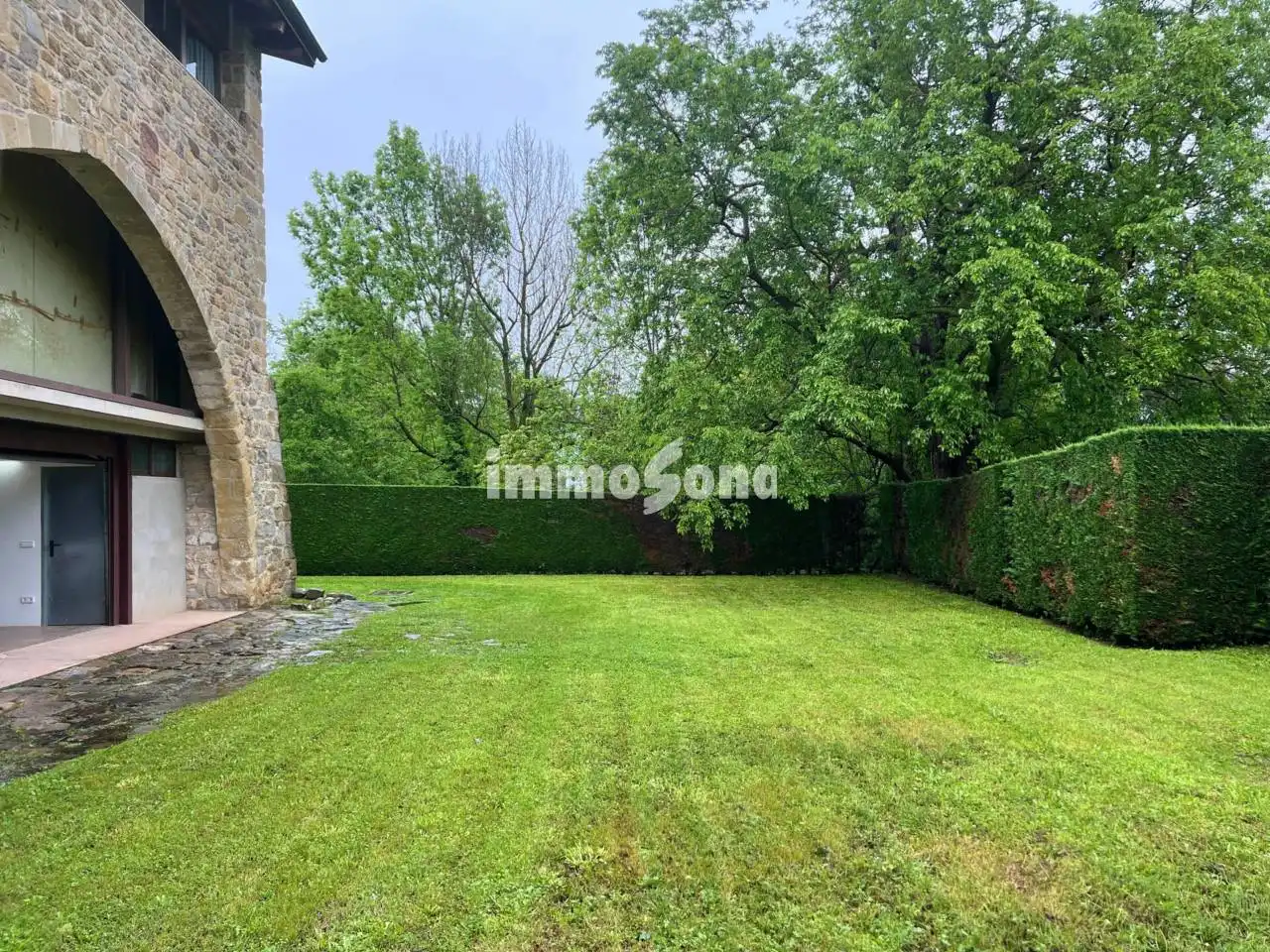 Finca rústica en venda en La Vall d'en Bas amb Calefacció, Jardí privat i Alarma