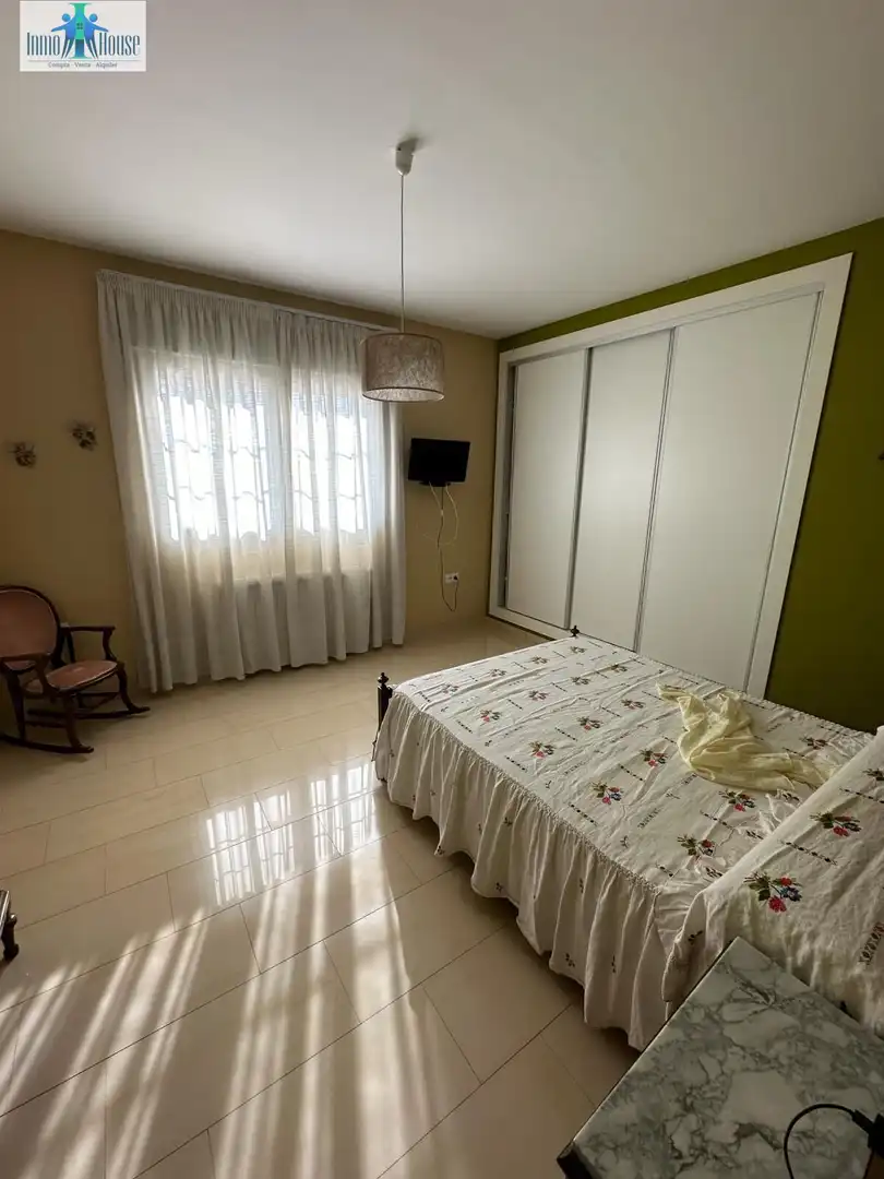 Dormitori de Casa o xalet en venda en Albacete amb Aire condicionat, Jardí privat i Parquet