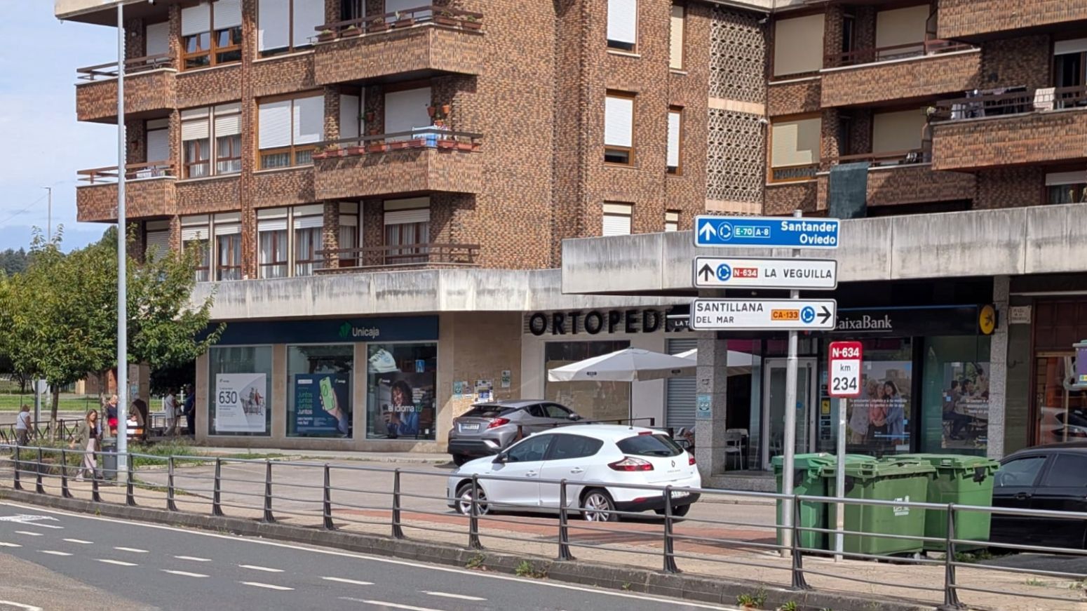 Vista exterior de Pis en venda en Reocín amb Parquet i Balcó