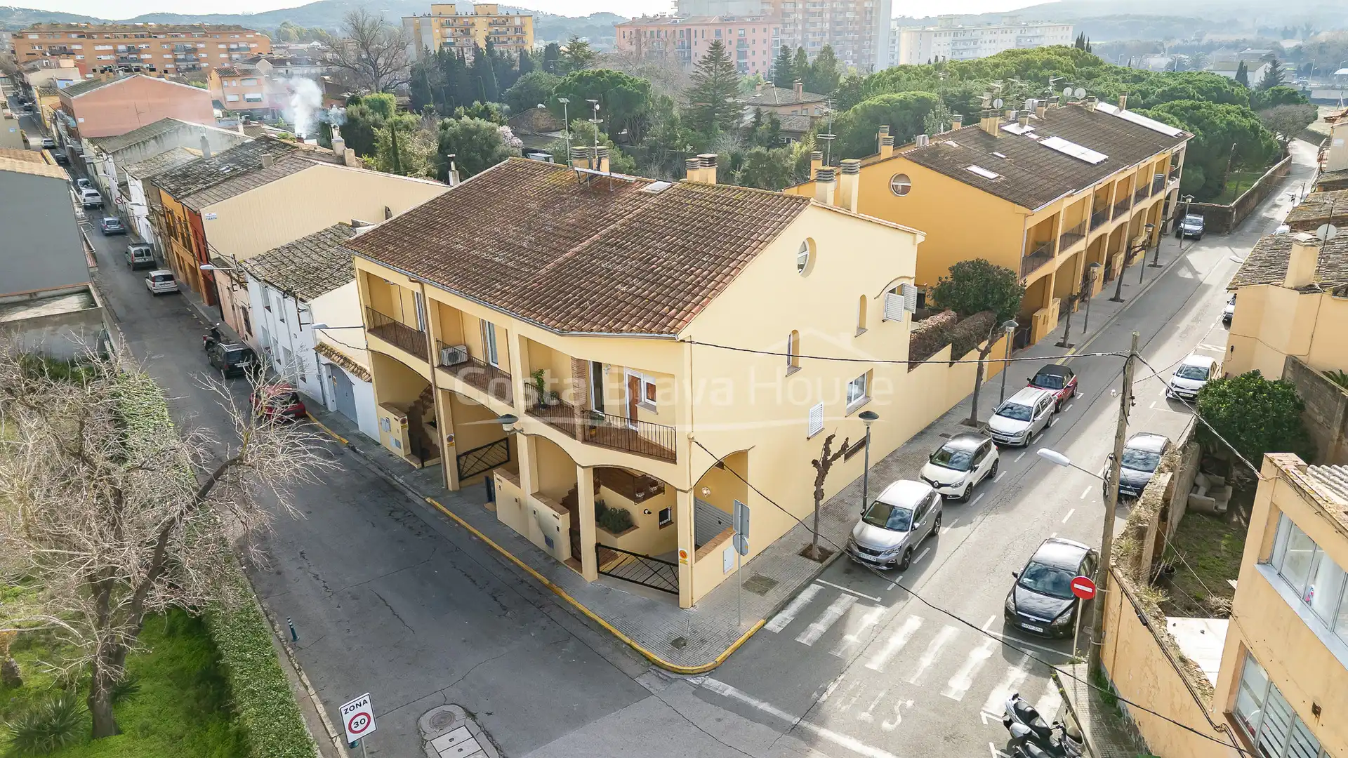 Adossat amb terrassa en venda a Carrer de Sant Pere