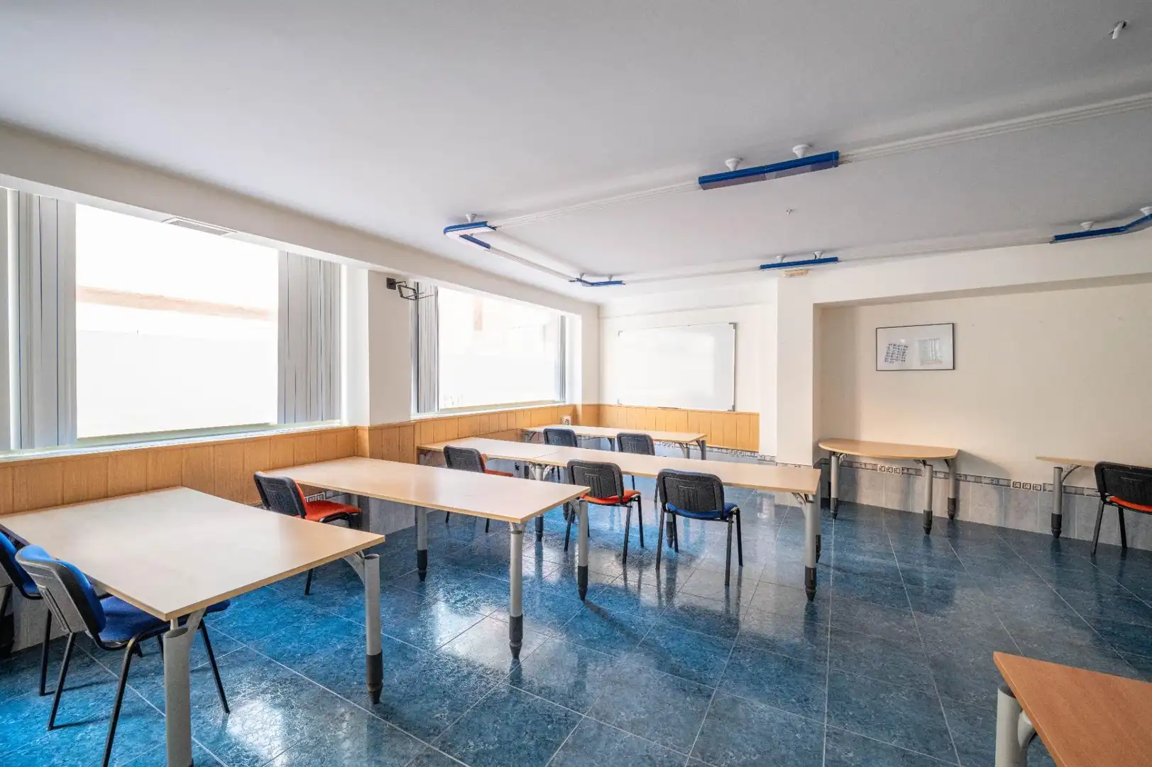 Commercial properties for sale in Las Gabias  with Air Conditioner, Heating and Furnished