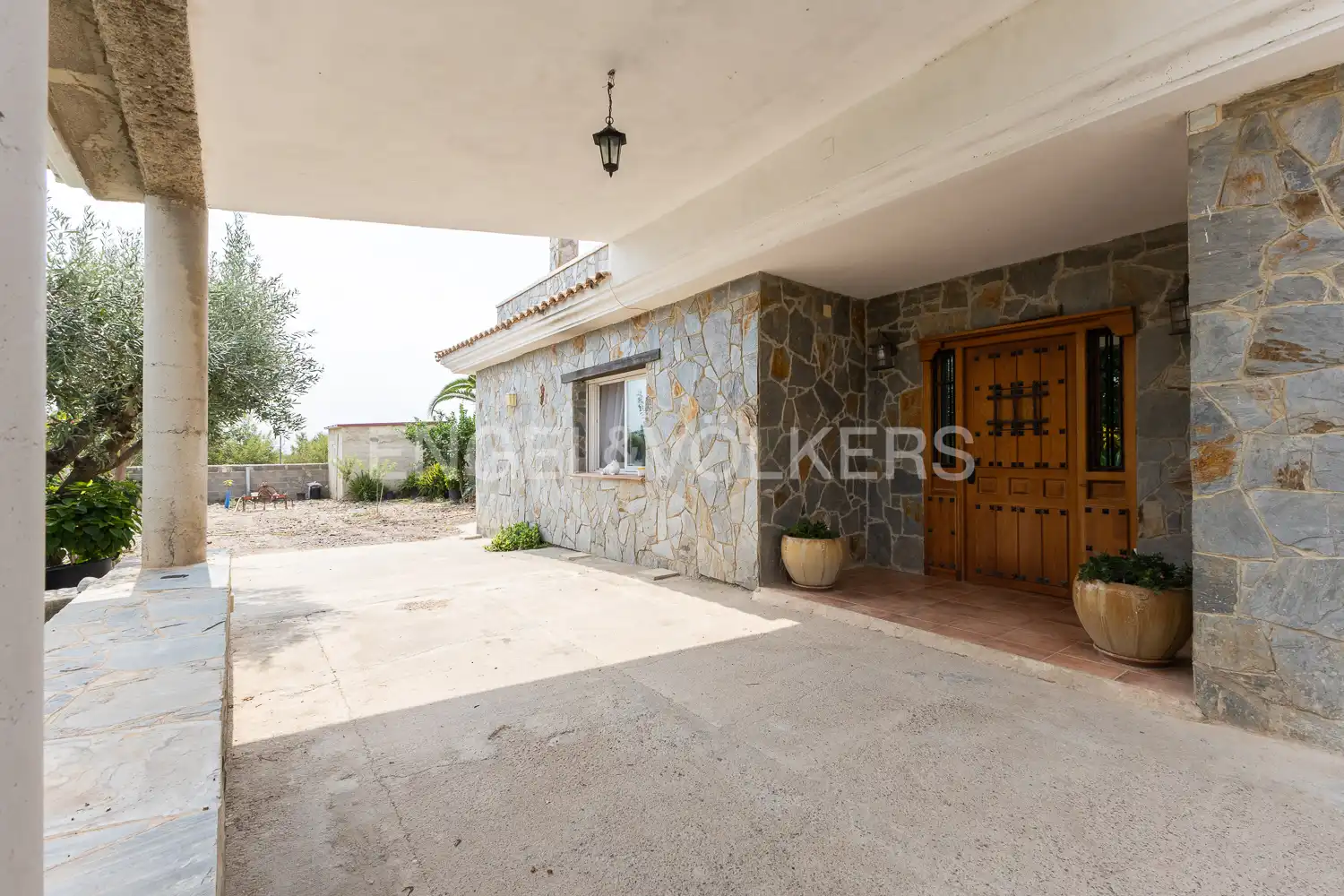 Vista exterior de Casa o chalet en venta en Casinos con Calefacción, Jardín privado y Terraza
