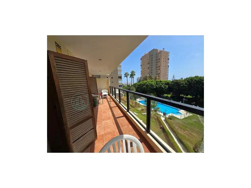 Vista exterior de Piso de alquiler en Torremolinos con Aire acondicionado, Jardín privado y Terraza