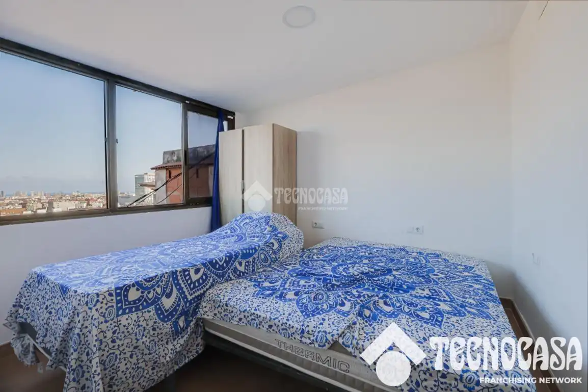 Bedroom of Flat for sale in Barcelona  with Parquet flooring and Alarm