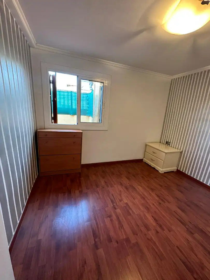Bedroom of Attic for sale in L'Hospitalet de Llobregat  with Air Conditioner, Heating and Parquet flooring