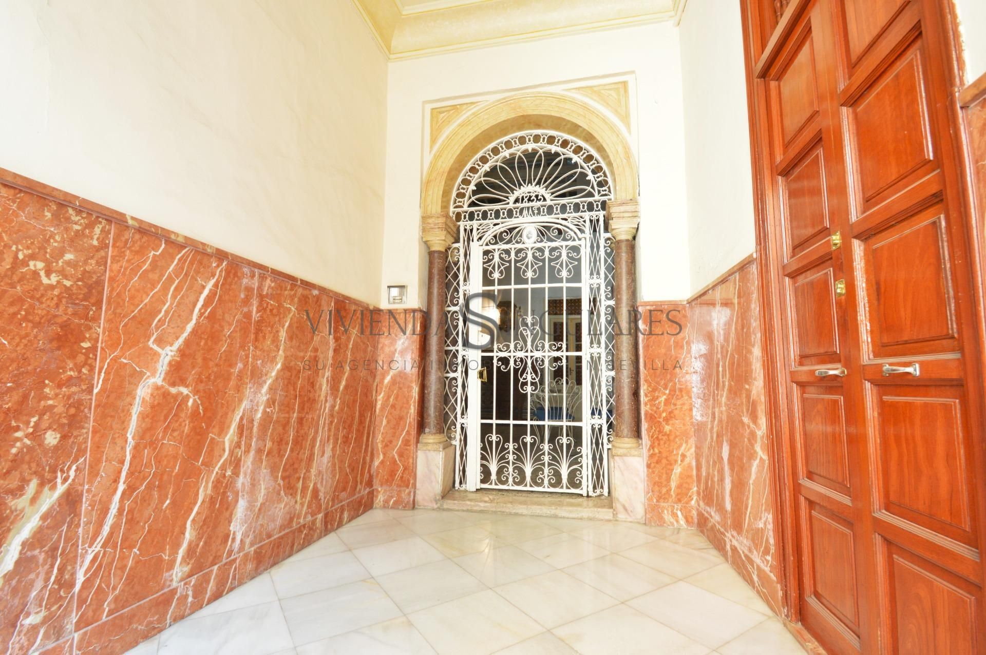House or chalet for sale in  Sevilla Capital  with Terrace, Storage room and Balcony