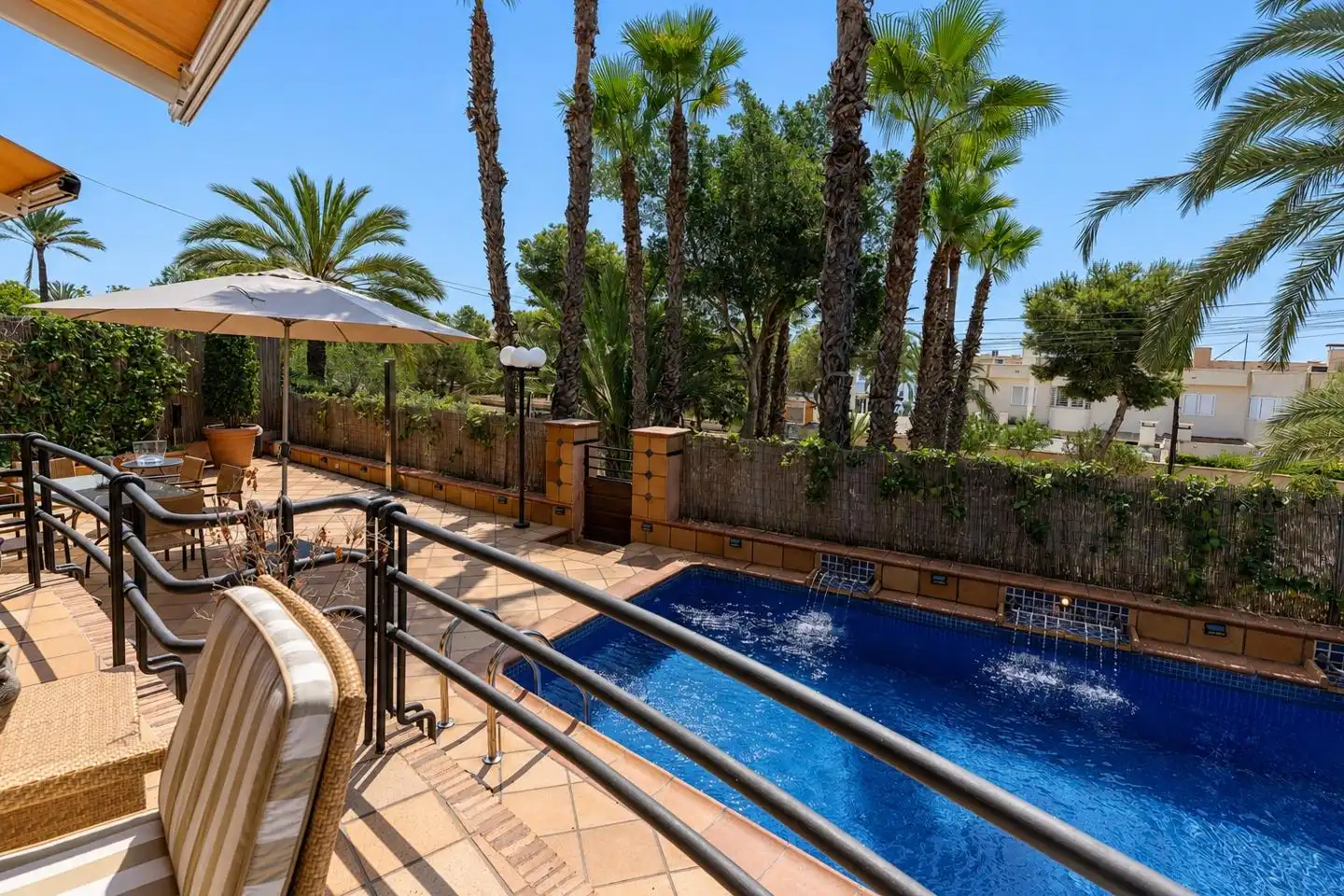 Piscina de Casa o xalet en venda en Santa Pola amb Aire condicionat, Jardí privat i Terrassa