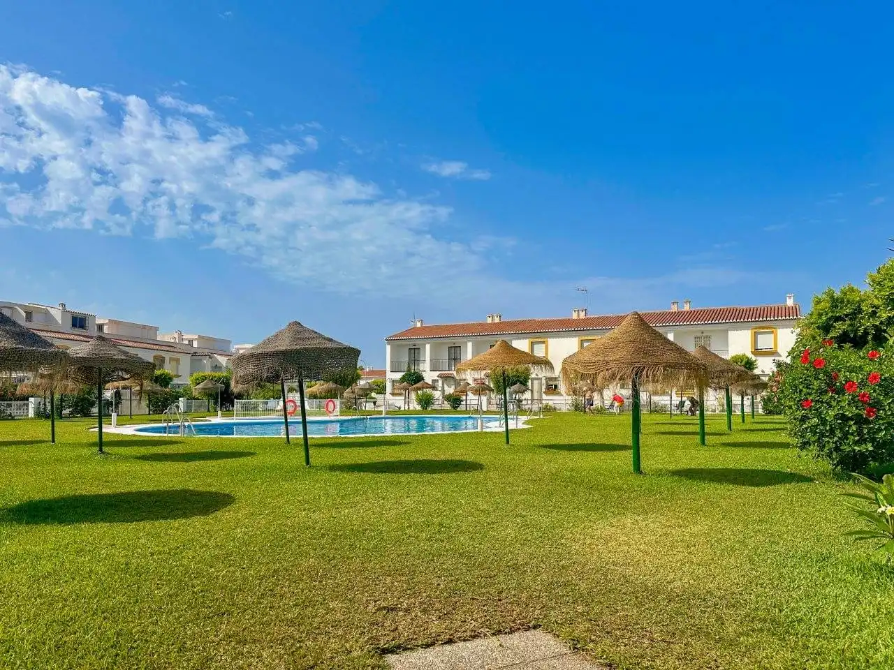 Jardí de Casa o xalet en venda en Salobreña amb Aire condicionat, Terrassa i Piscina comunitària