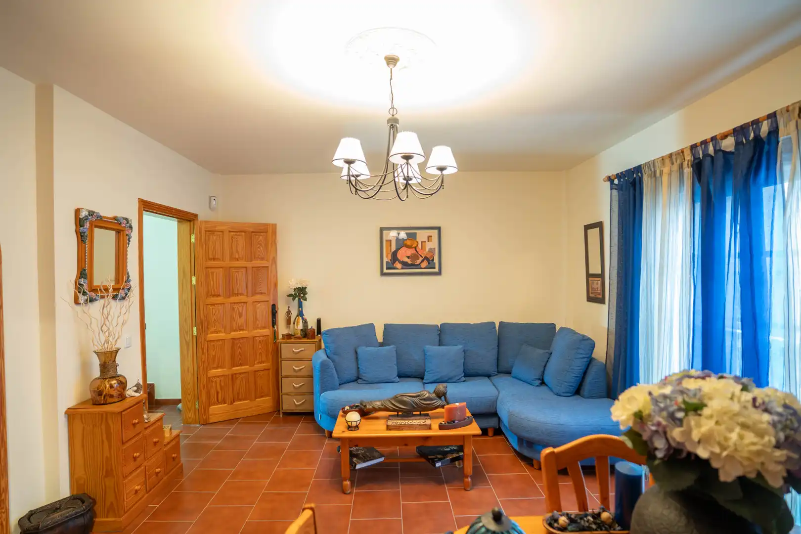 Sala d'estar de Casa adosada en venda en Garachico amb Jardí privat, Parquet i Traster