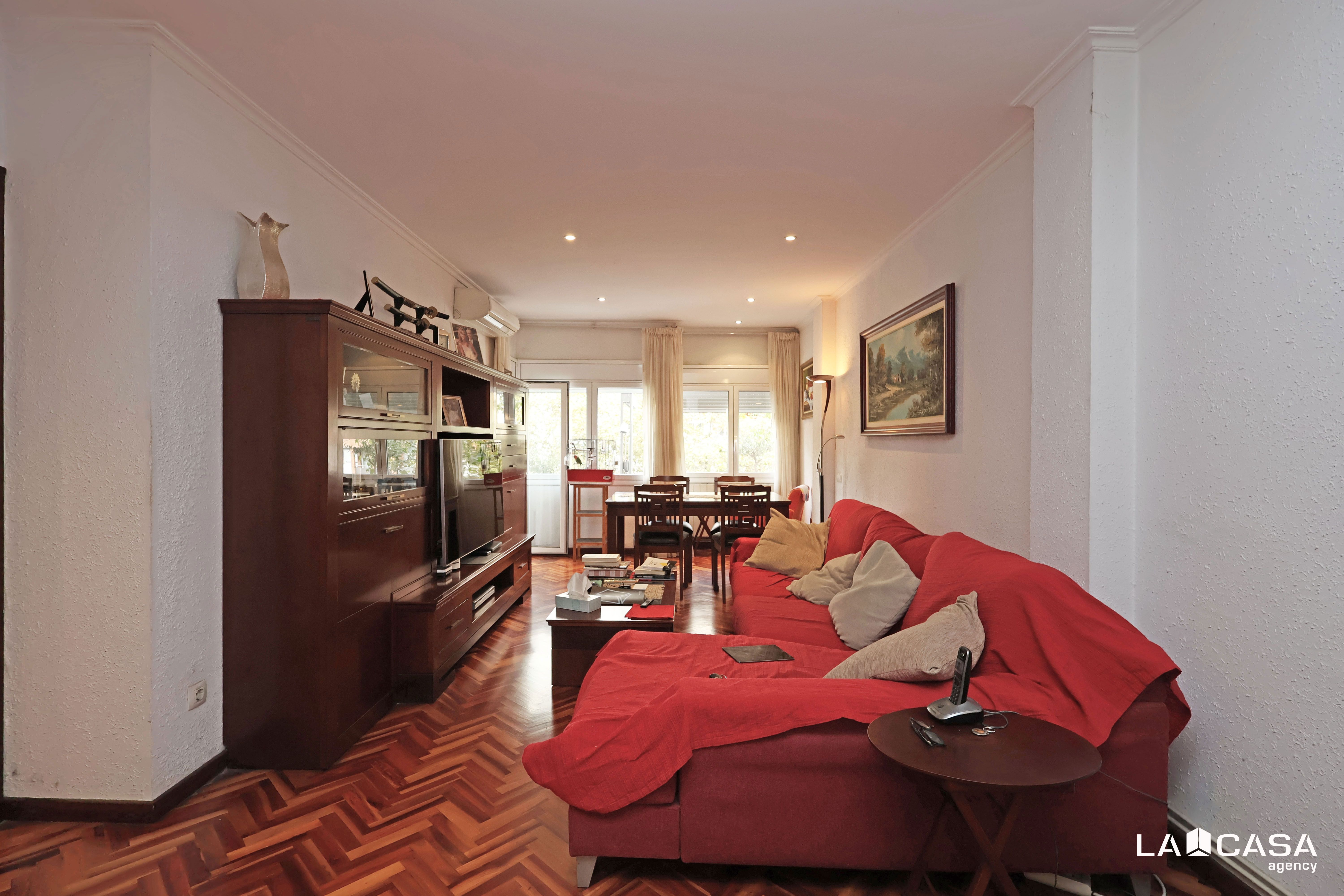 Living room of Flat for sale in  Barcelona Capital  with Heating and Balcony