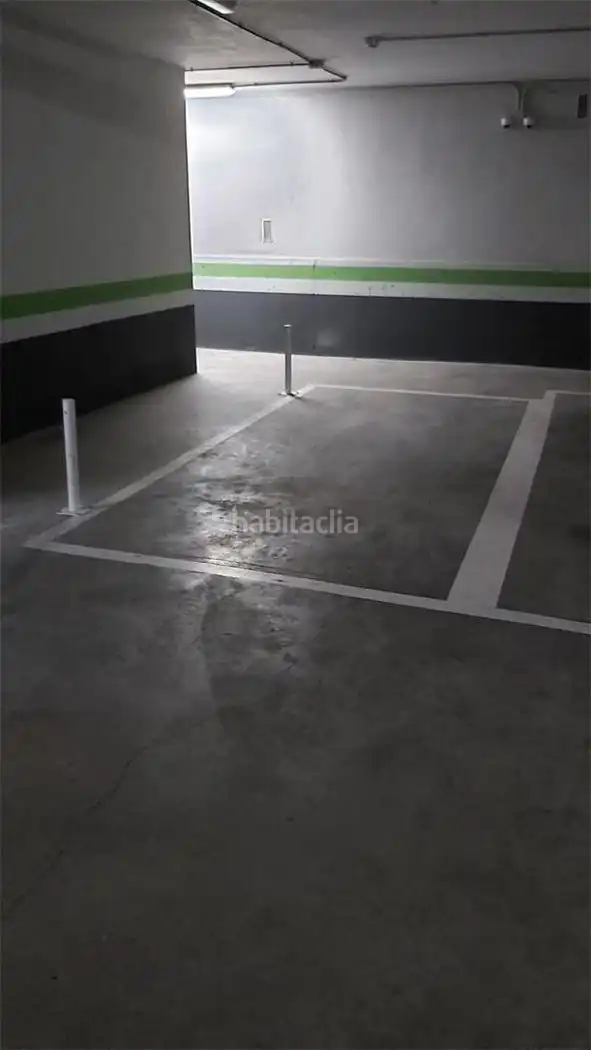 Einzelparkplatz zur Miete in Avenida Víctimas del Terrorismo 5