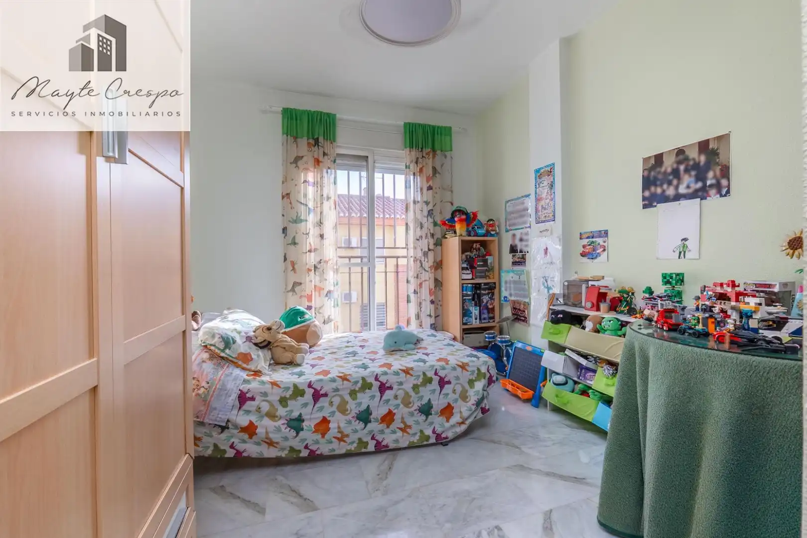 Schlafzimmer von Einfamilien-Reihenhaus zum Verkauf in Ogíjares mit Klimaanlage und Gemeinschaftspool