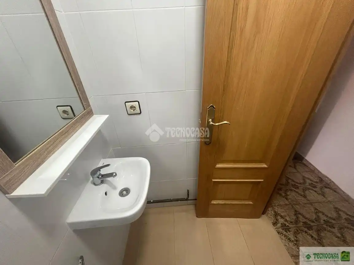 Baño de Piso en venta en Ciudad Real con Calefacción y Terraza