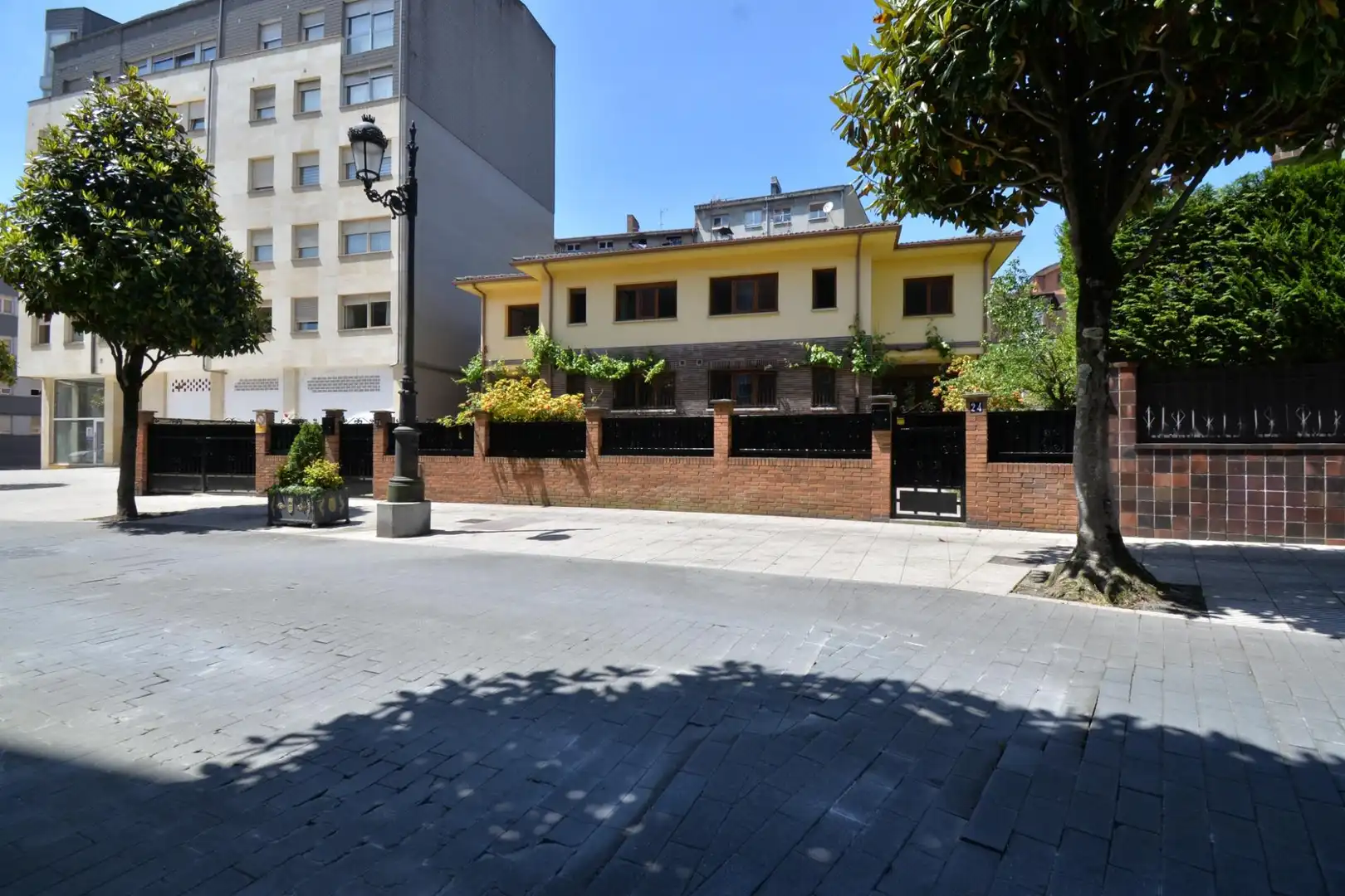 Außenansicht von Haus oder Chalet zur Miete in Oviedo  mit Abstellraum