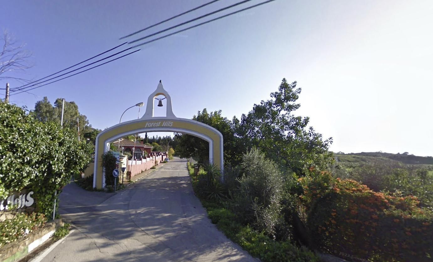 Flat for sale in Estepona  with Private garden and Community pool