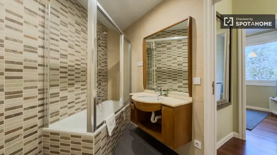 Habitación en La Nova Esquerra de l'Eixample