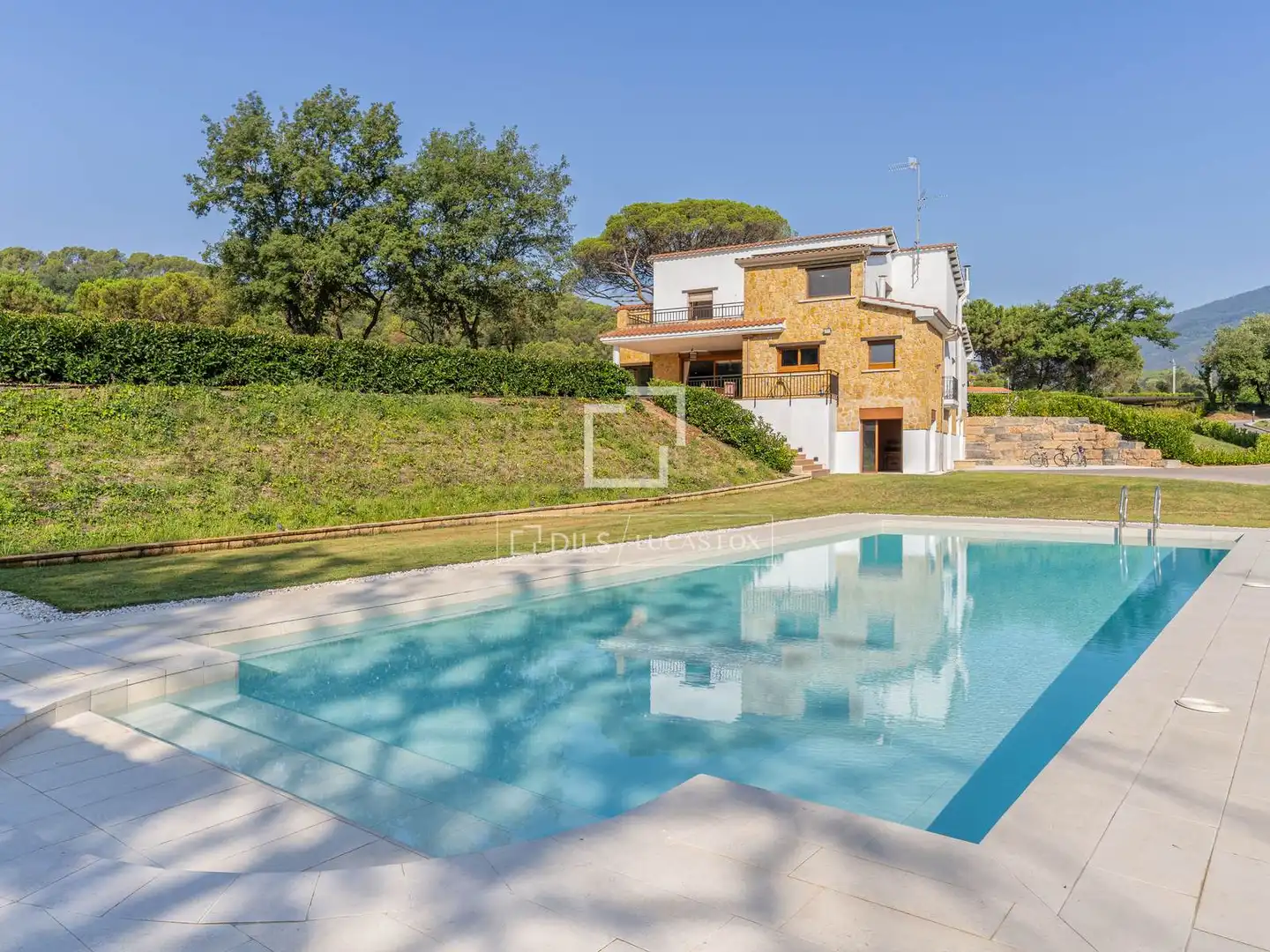 Piscina de Finca rústica en venda en Gualba amb Calefacció, Jardí privat i Terrassa