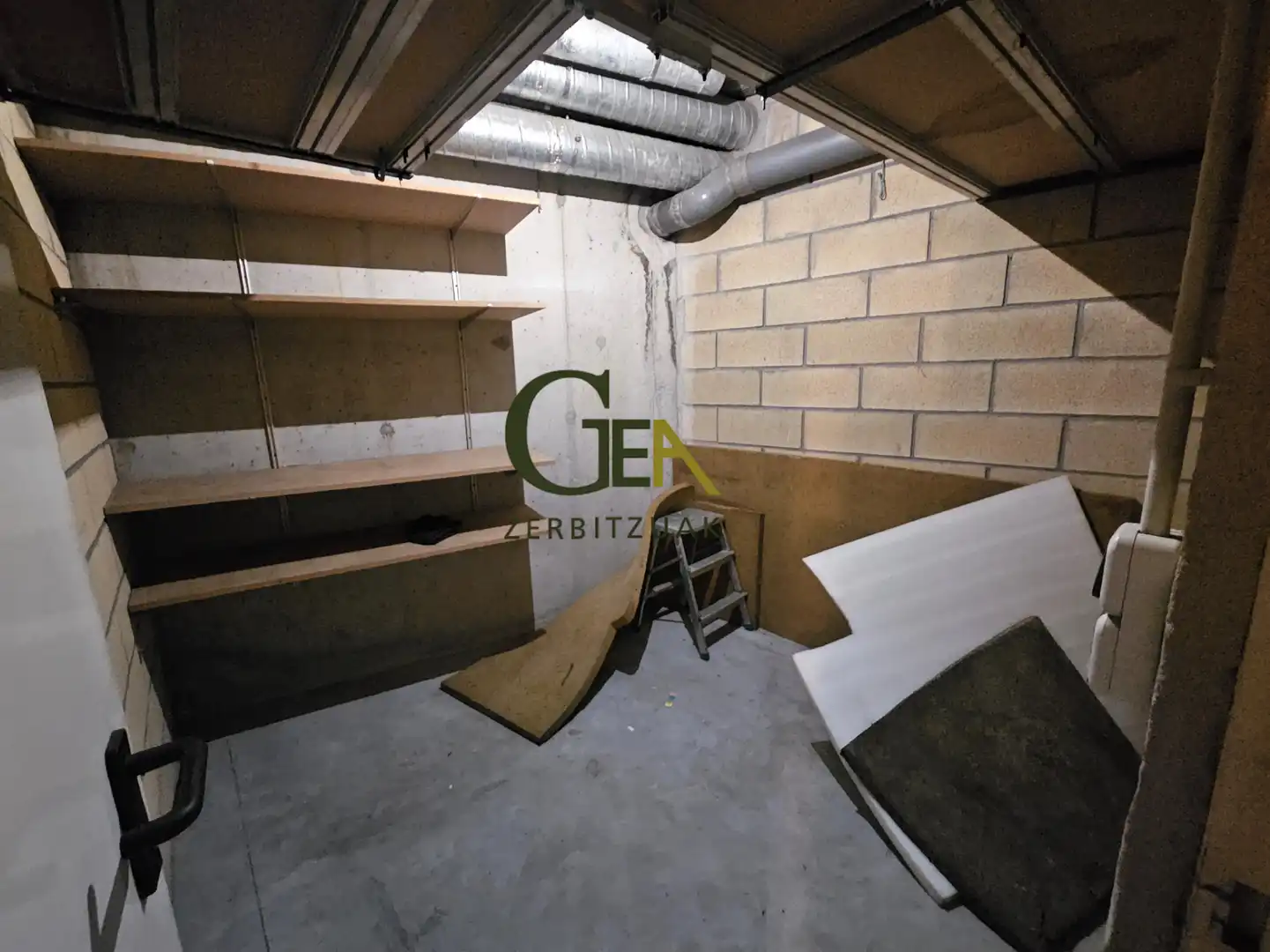 Storage room for sale in Villabona