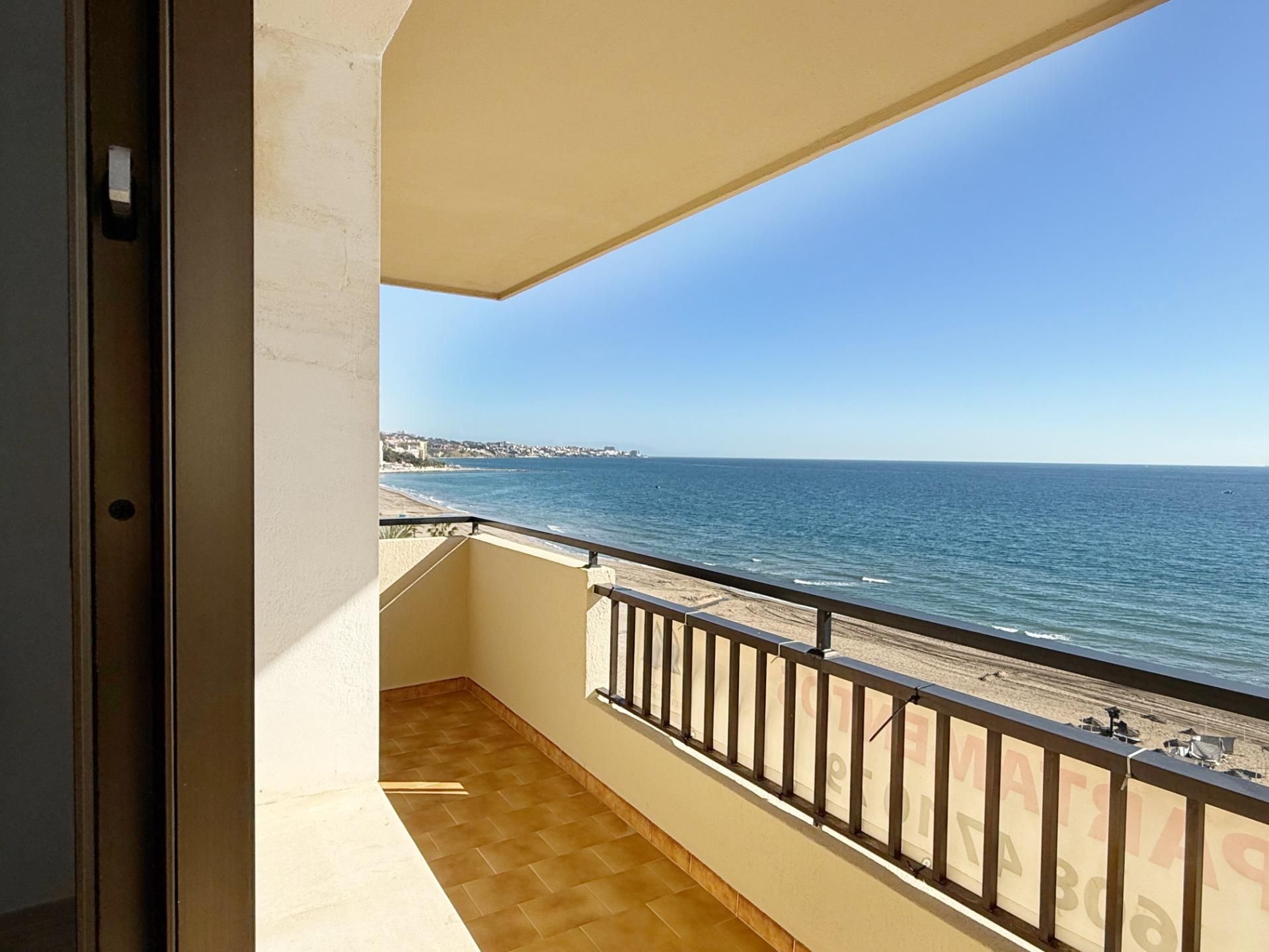 Habitación de Apartamento en venta en Fuengirola con Aire acondicionado, Terraza y Trastero