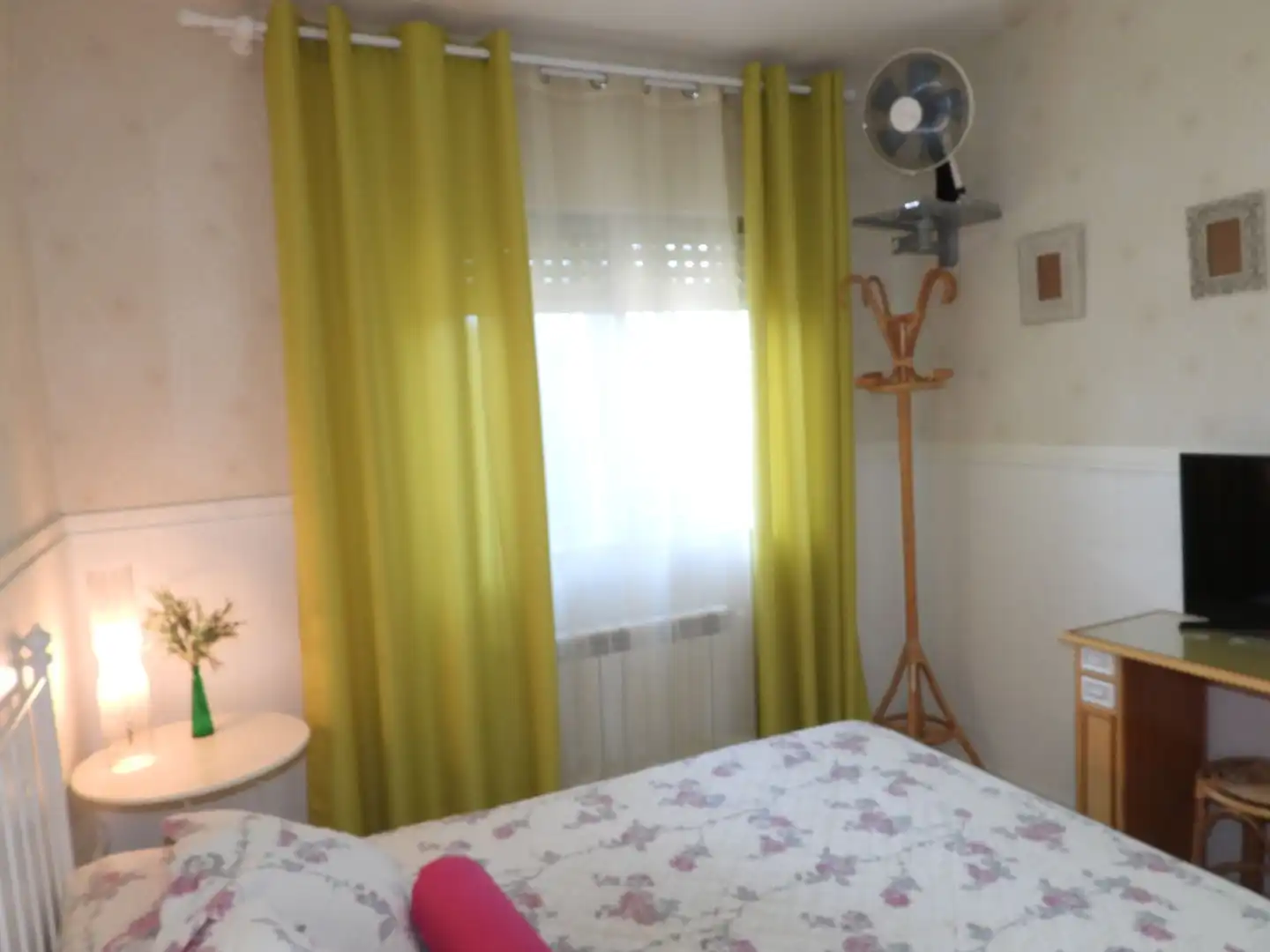 Dormitori de Casa o xalet en venda en Pezuela de las Torres amb Calefacció, Jardí privat i Moblat