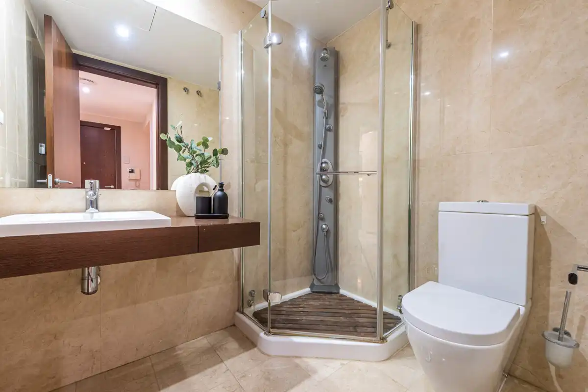 Baño de Apartamento en venta en Marbella con Aire acondicionado, Terraza y Piscina