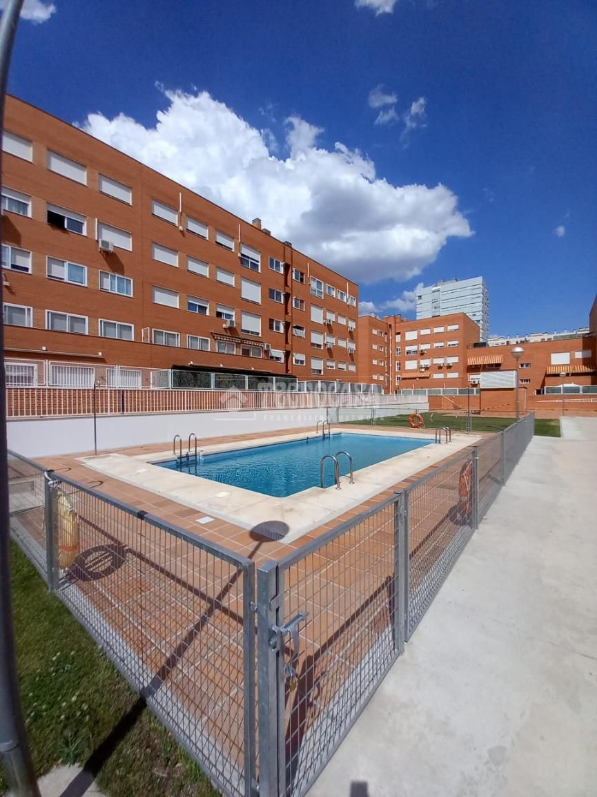 Swimming pool of Flat for sale in Parla  with Heating and Community pool