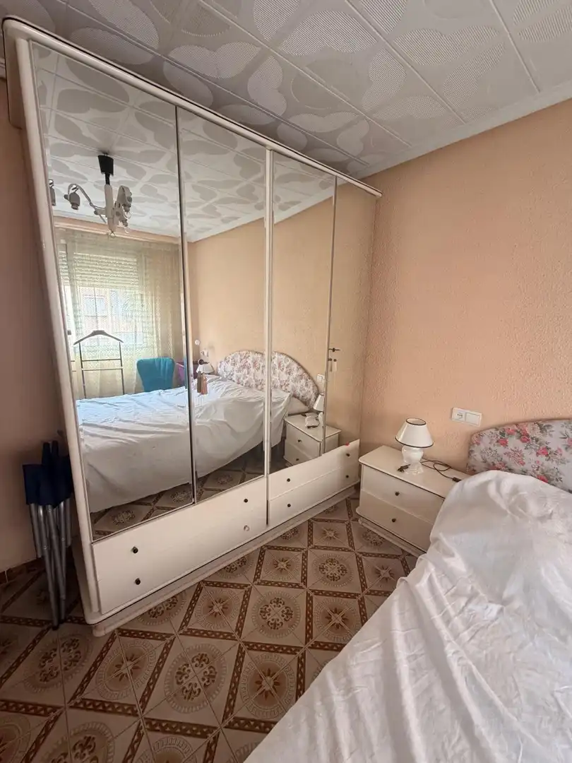 Dormitori de Apartament en venda en Valencia amb Aire condicionat i Balcó