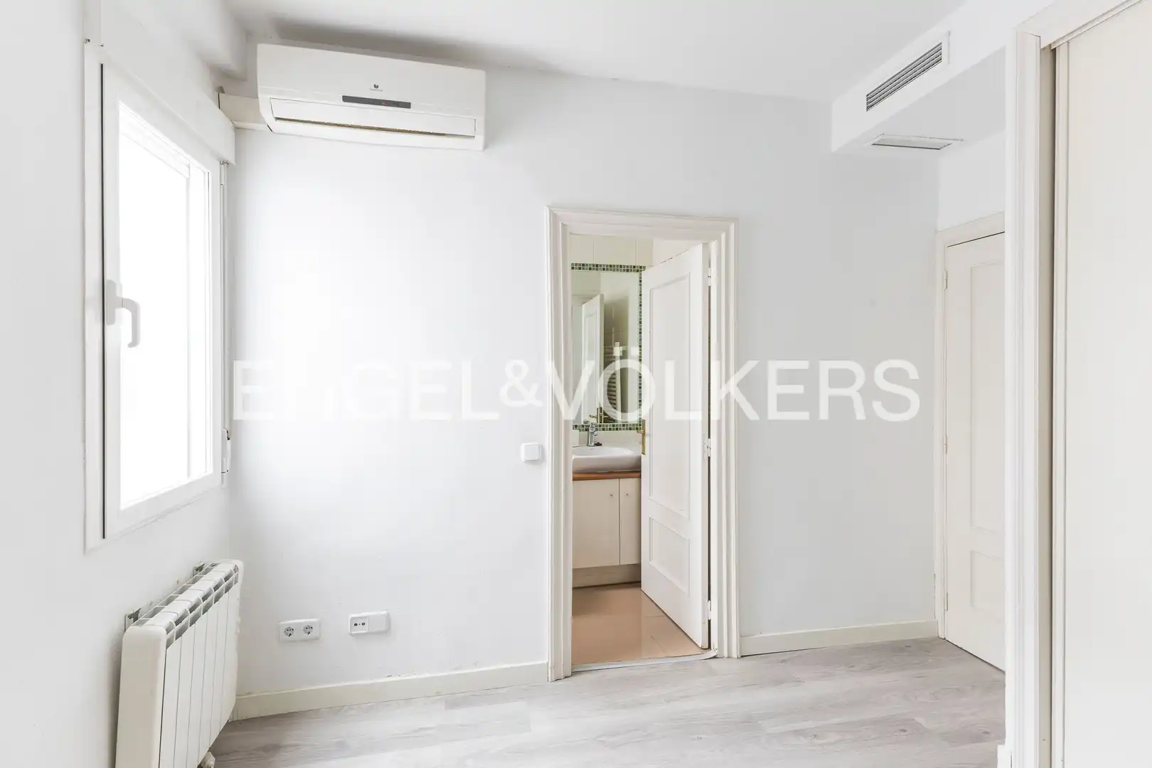 Bedroom of Attic for rent in Barrio de Salamanca