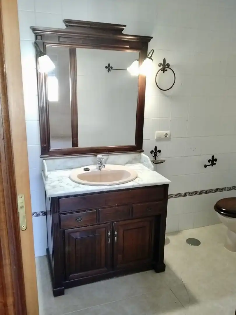 Bathroom of Flat for sale in Gines  with Air Conditioner, Heating and Terrace