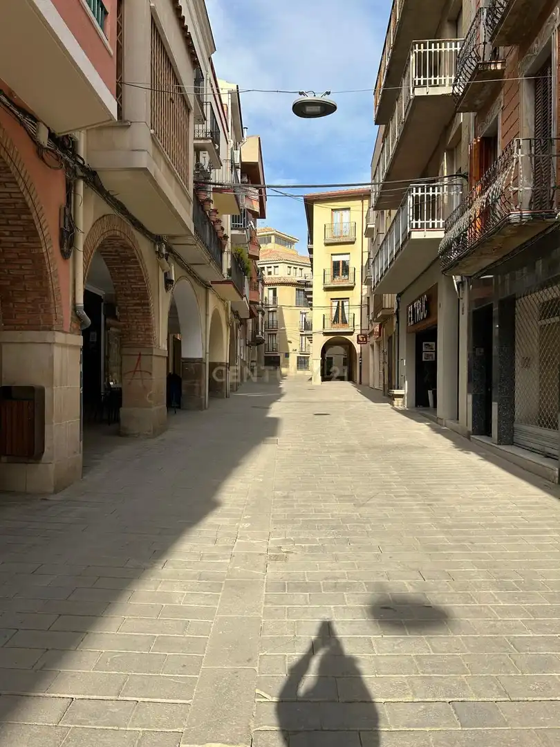 Vista exterior de Edifici en venda en Agramunt