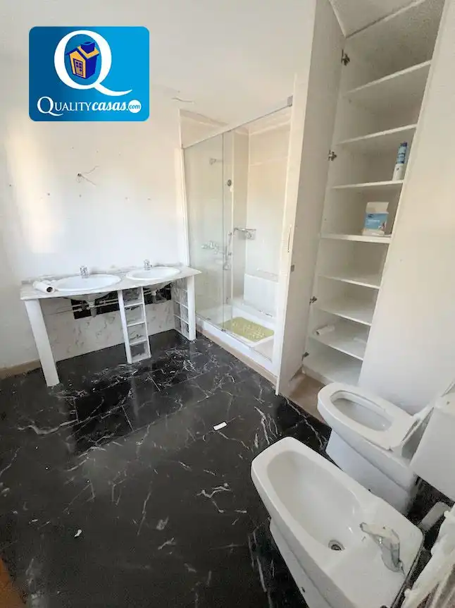 Bany de Casa o xalet en venda en Alicante / Alacant amb Terrassa i Traster