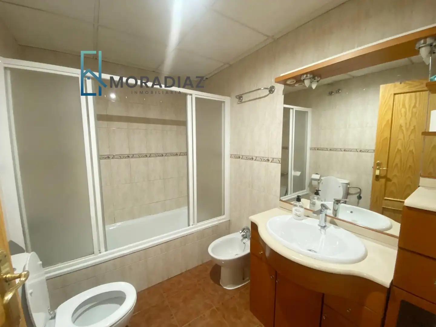 Baño de Piso de alquiler en Don Benito con Aire acondicionado, Parquet y Trastero