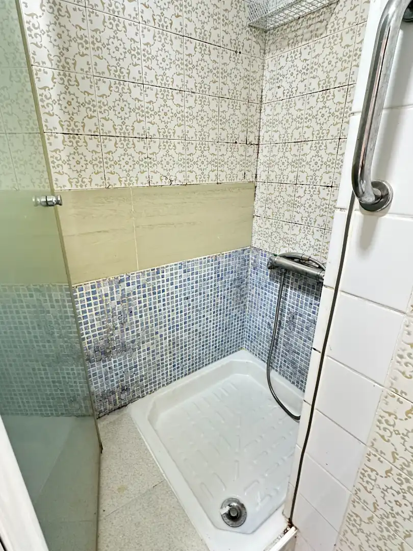 Baño de Apartamento en venta en Madrid con Calefacción, Amueblado y Lavadora