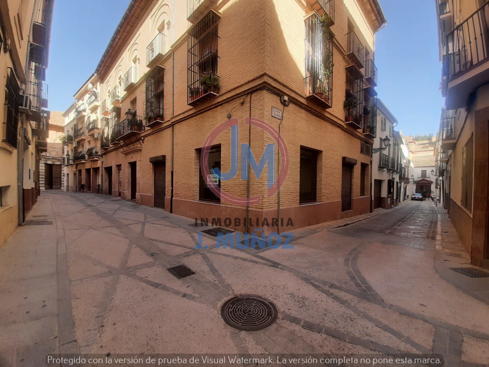 Vista exterior de Oficina en venda en Antequera amb Aire condicionat