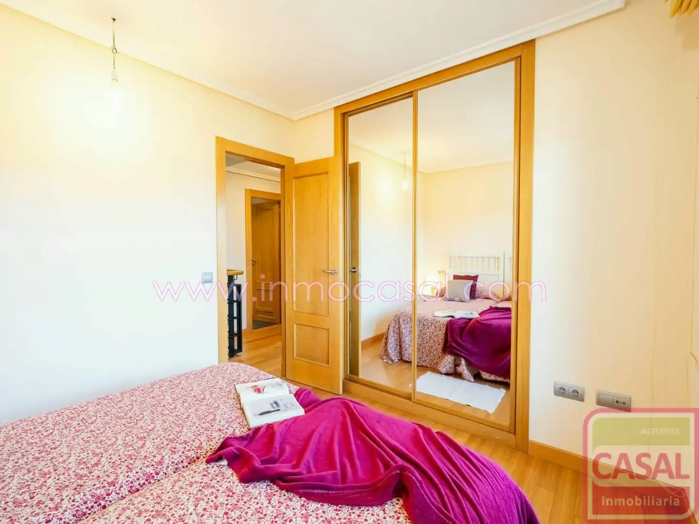 Dormitori de Casa o xalet en venda en Corvera de Asturias amb Calefacció, Terrassa i Traster