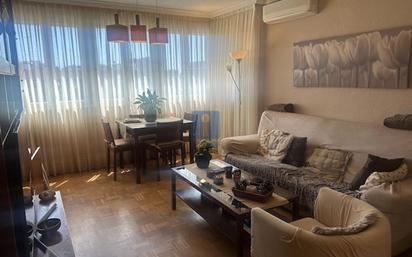 Living room of Flat for sale in  Madrid Capital  with Air Conditioner, Heating and Terrace