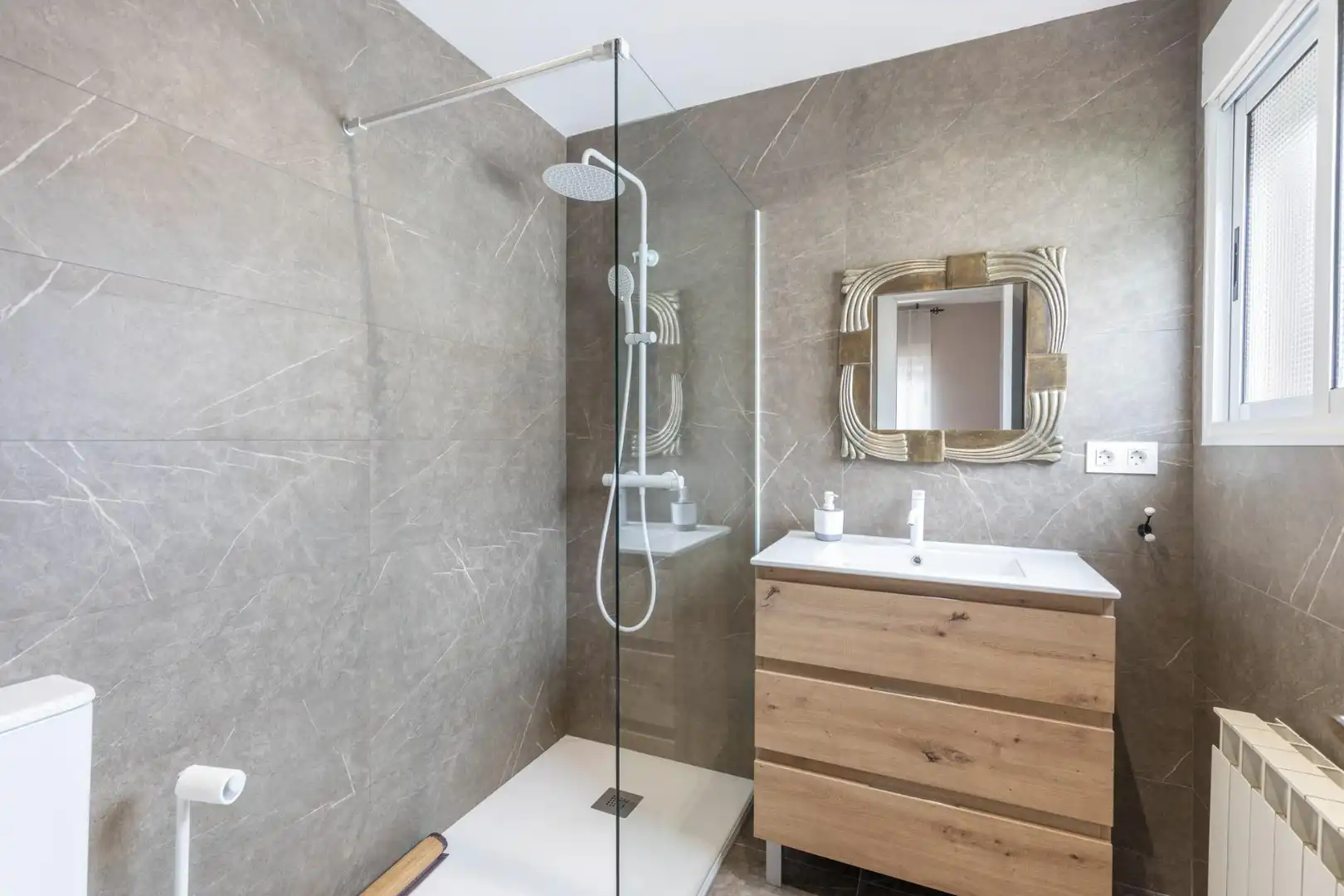 Baño de Casa o chalet en venta en Huétor de Santillán con Calefacción, Jardín privado y Piscina