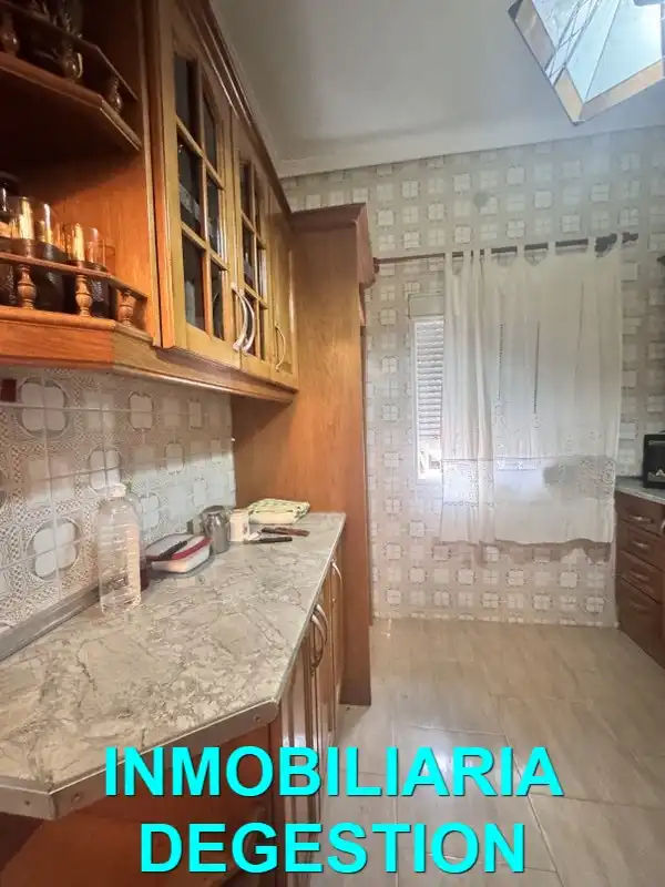Cuina de Casa o xalet en venda en Linares amb Aire condicionat, Jardí privat i Terrassa