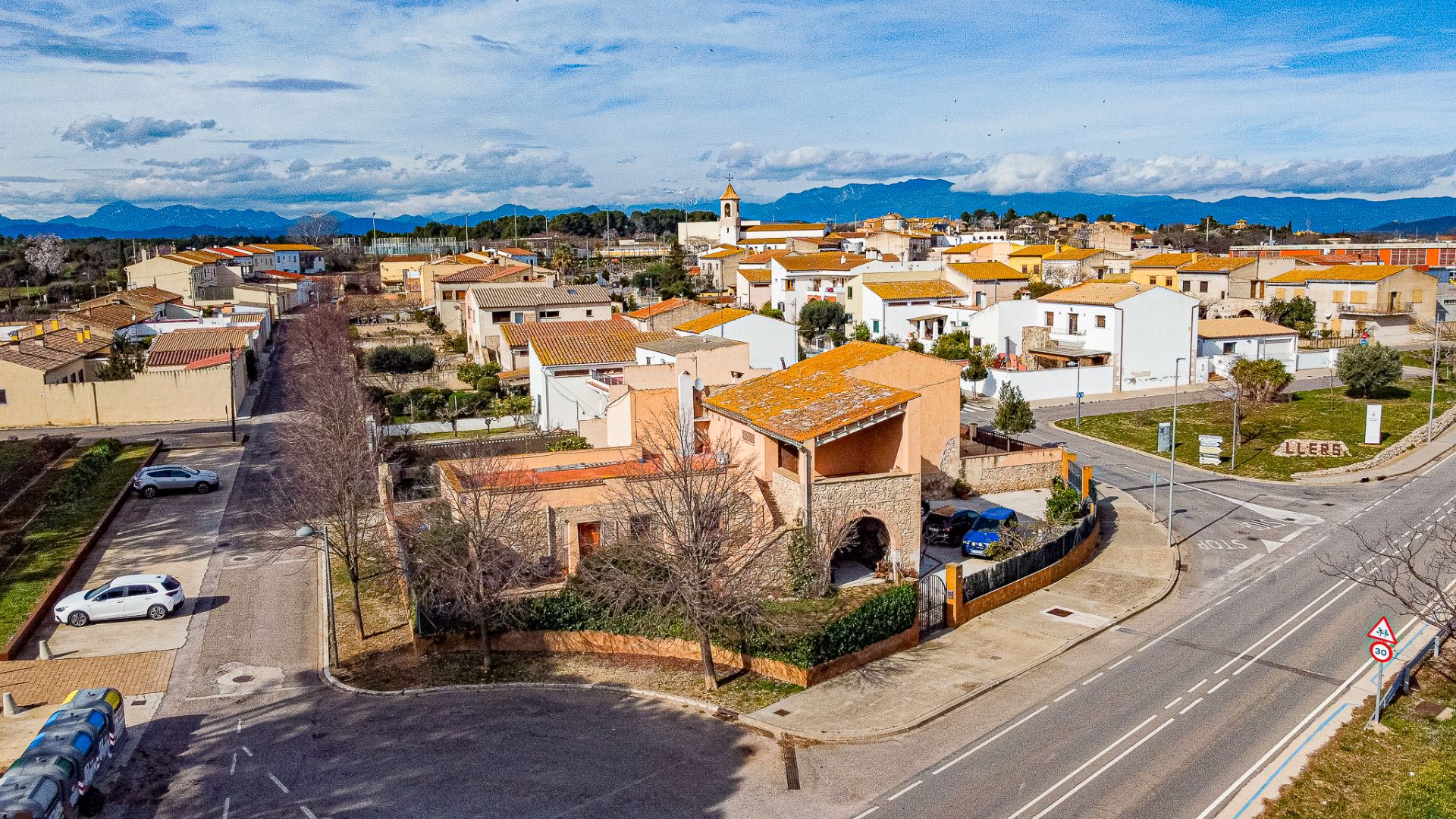 Vista exterior de Casa o xalet en venda en Llers amb Calefacció, Jardí privat i Terrassa