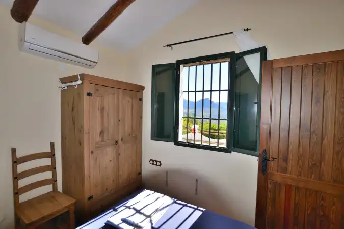 Habitación de Finca rústica en venta en Zahara con Aire acondicionado, Calefacción y Jardín privado