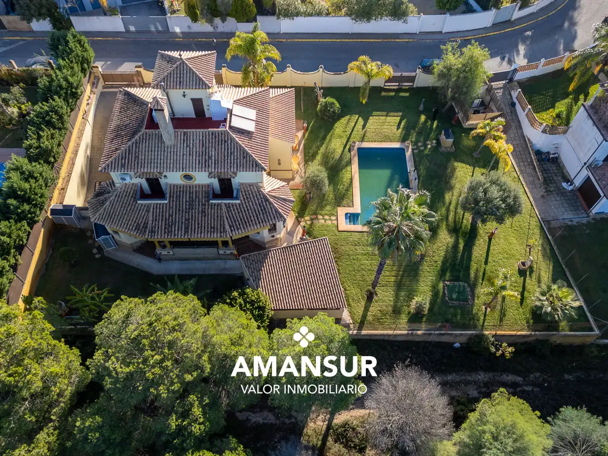Chalet con piscina en venta en Avenida del Almendro, imagen 26