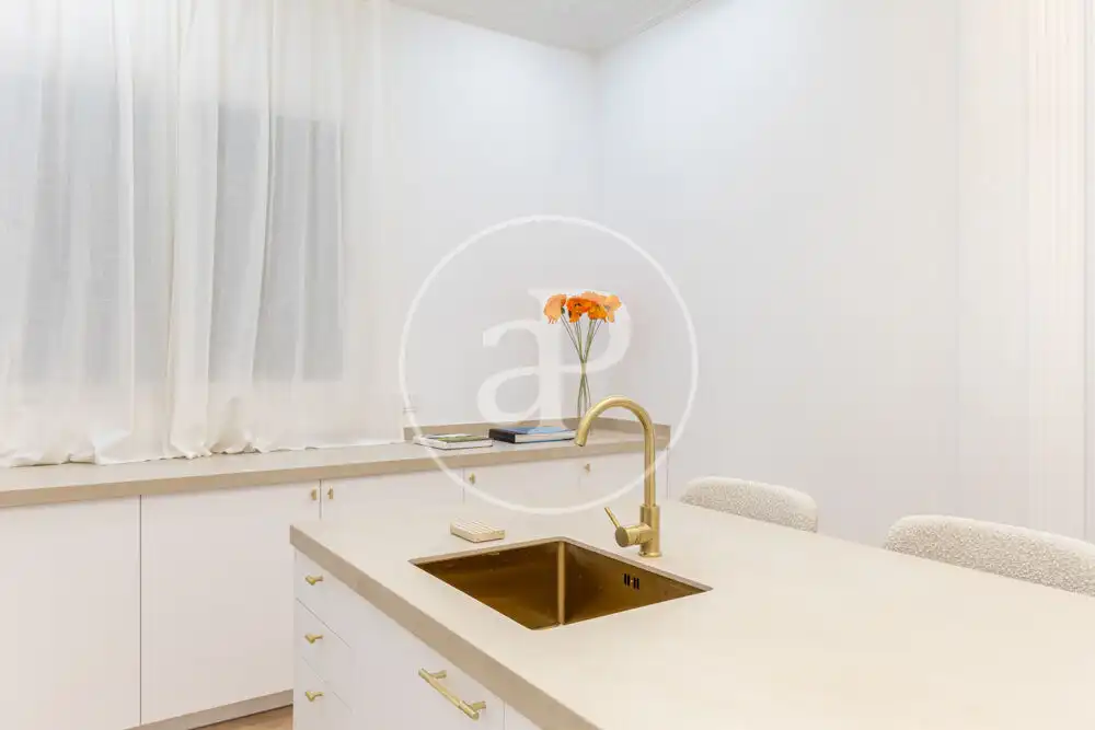 Cuina de Pis en venda en Valencia amb Aire condicionat i Calefacció