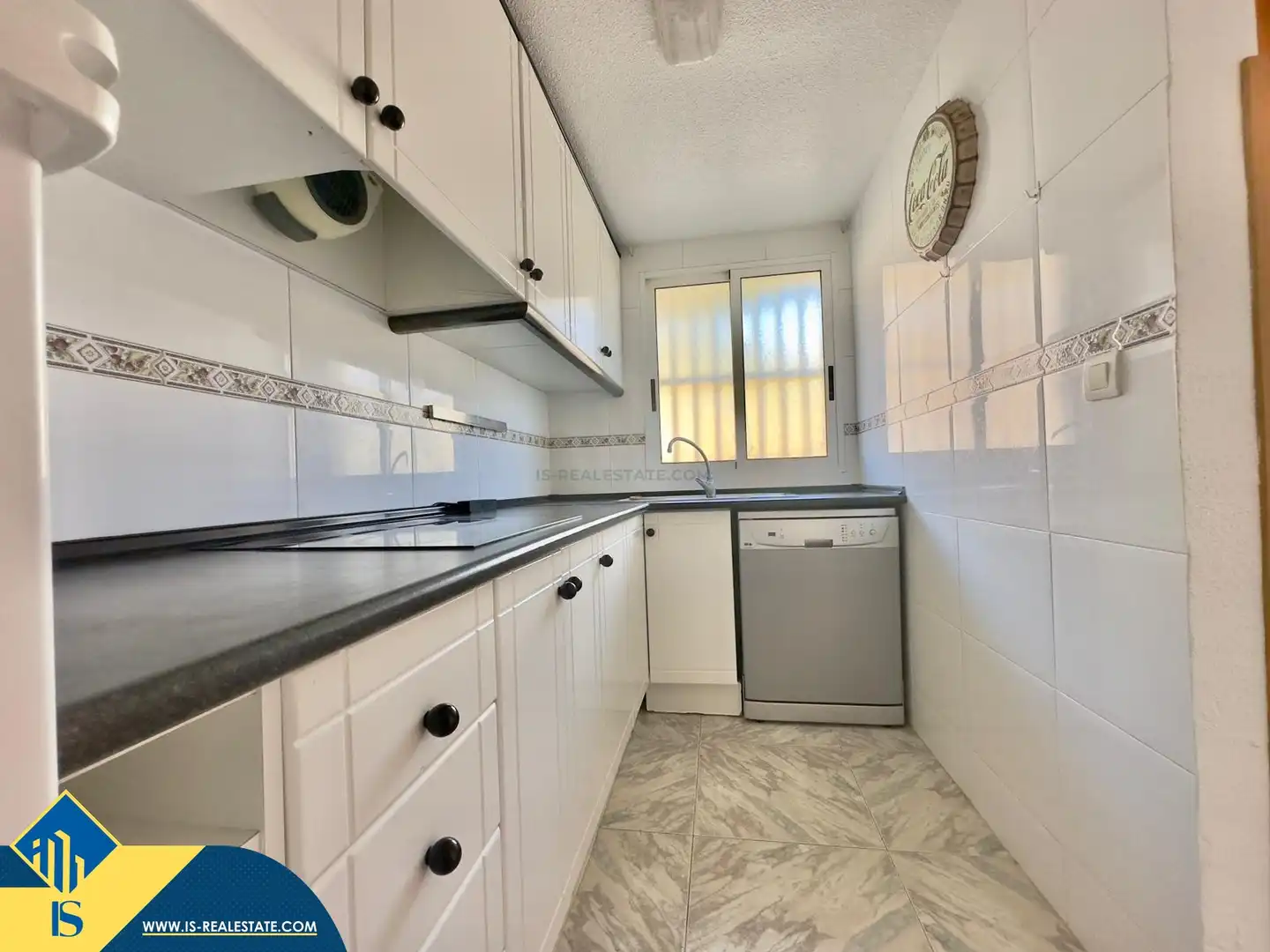 Kitchen of Flat for sale in Torrevieja  with Terrace, Furnished and Community pool