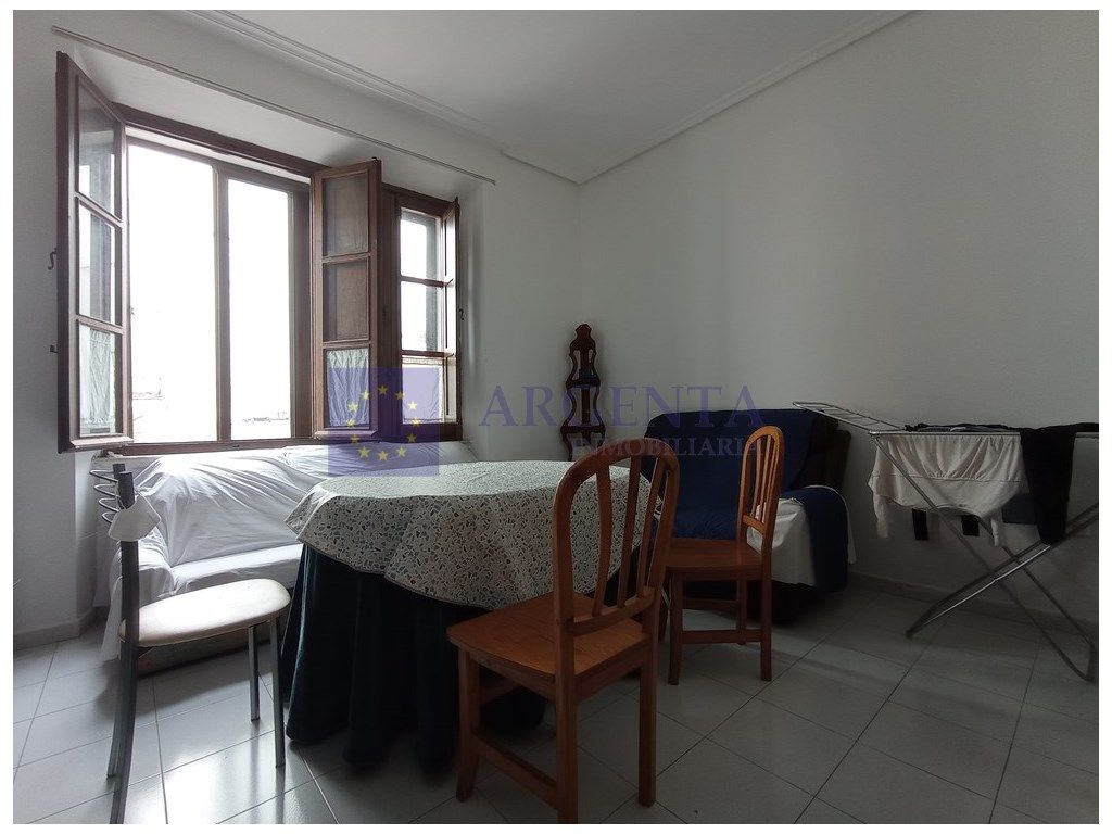 Dormitori de Pis en venda en Cáceres Capital amb Aire condicionat i Terrassa