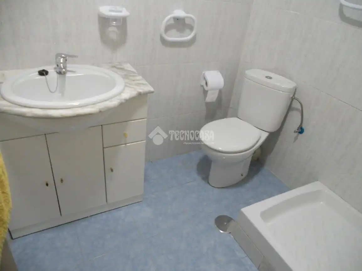 Bany de Pis en venda en Móstoles amb Terrassa